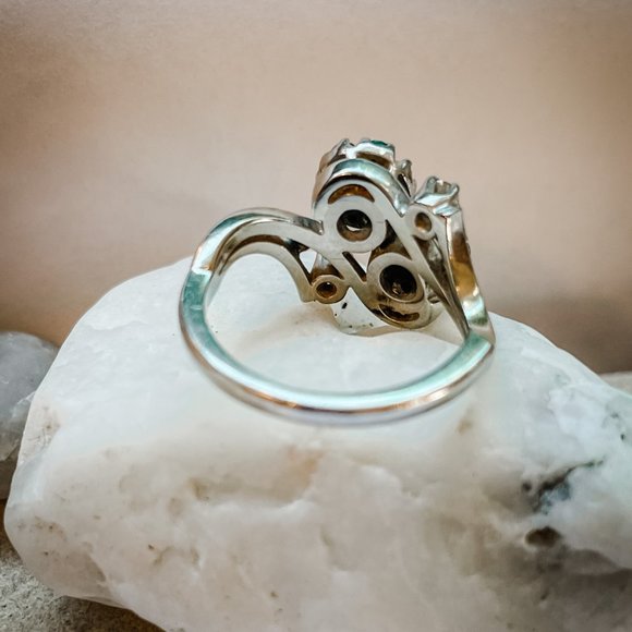 Emerald and Diamond Flower Ring - Picture 3 of 4